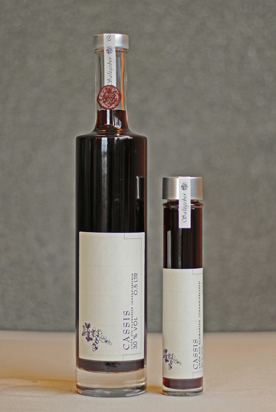 Casis – schwarzer Johannisbeerlikör 30 % vol – Bild 3