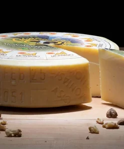 350gr Montasio DOP der Milde 60 Tage Reifung Bergkäse aus dem Carnia Tal